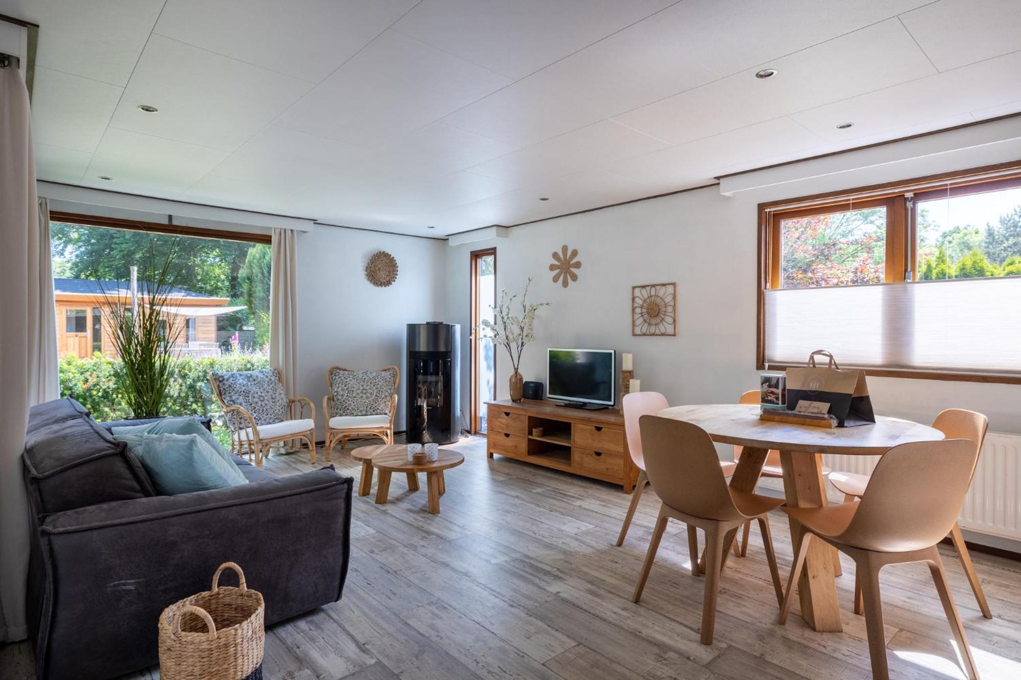 Bungalowpark Het Verscholen Dorp 哈尔德韦克 外观 照片