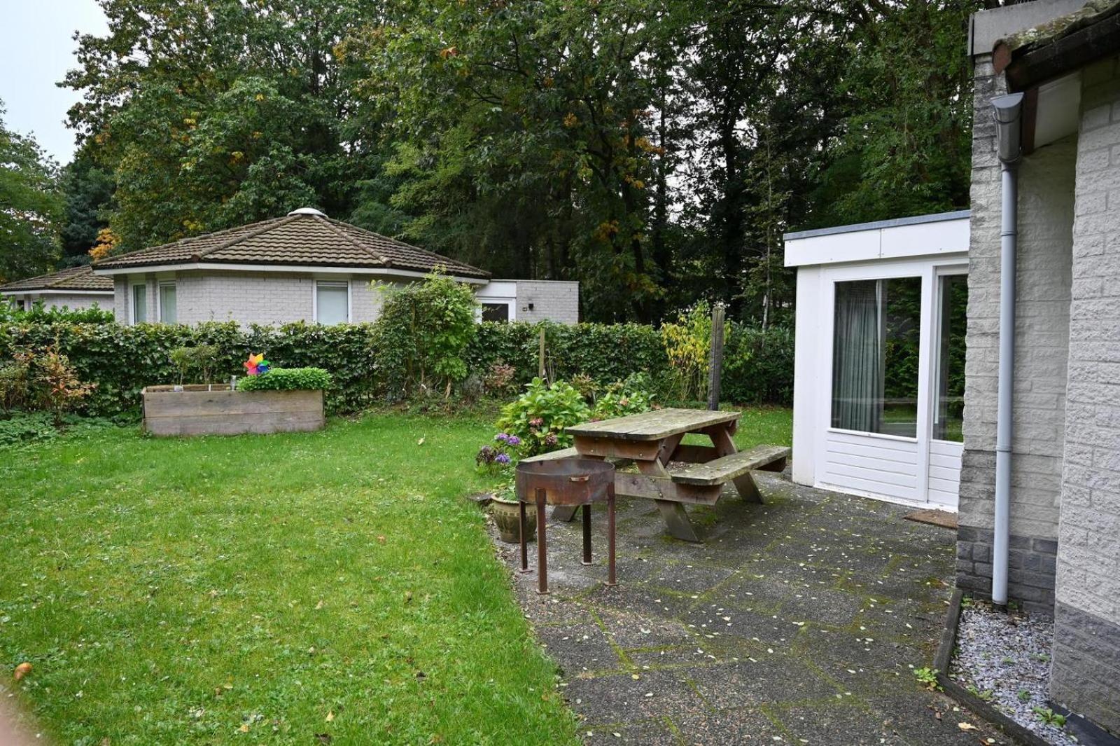 Bungalowpark Het Verscholen Dorp 哈尔德韦克 外观 照片