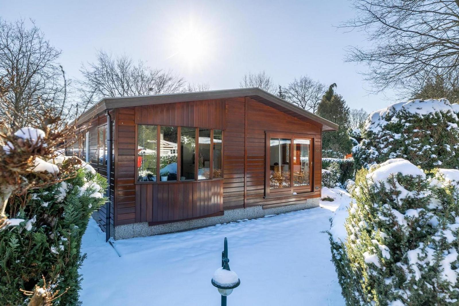 Bungalowpark Het Verscholen Dorp 哈尔德韦克 外观 照片