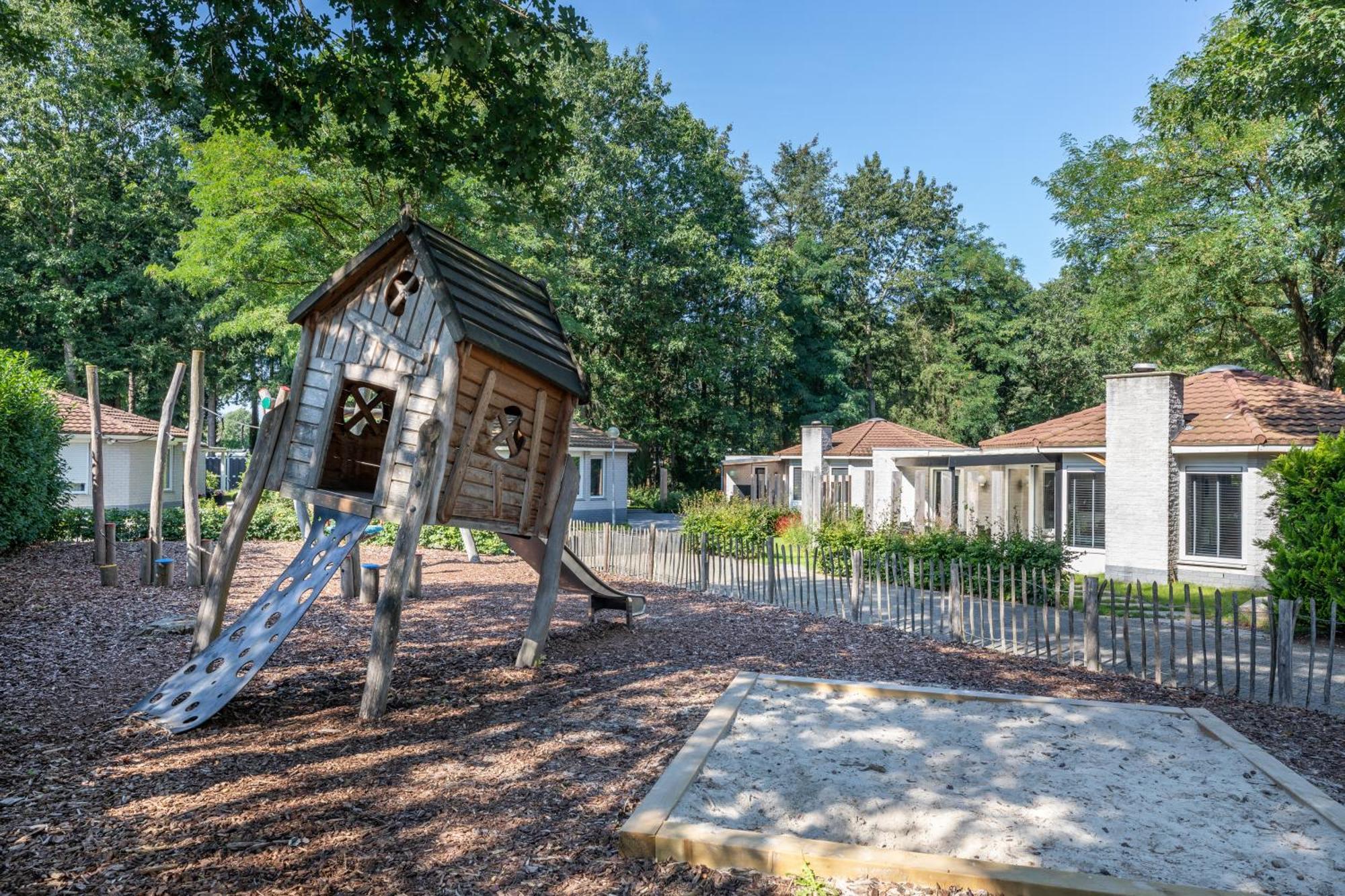 Bungalowpark Het Verscholen Dorp 哈尔德韦克 外观 照片