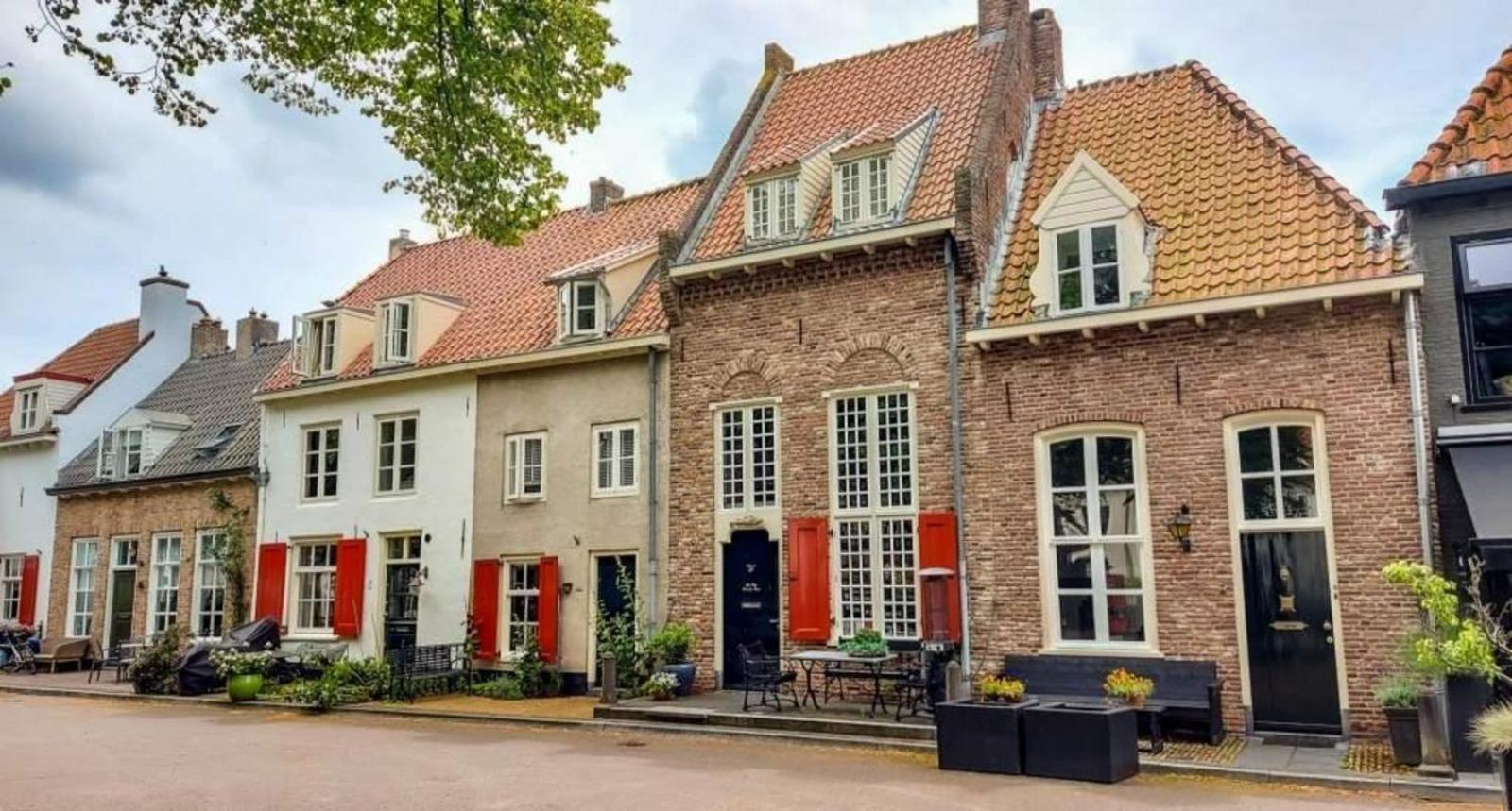 Bungalowpark Het Verscholen Dorp 哈尔德韦克 外观 照片