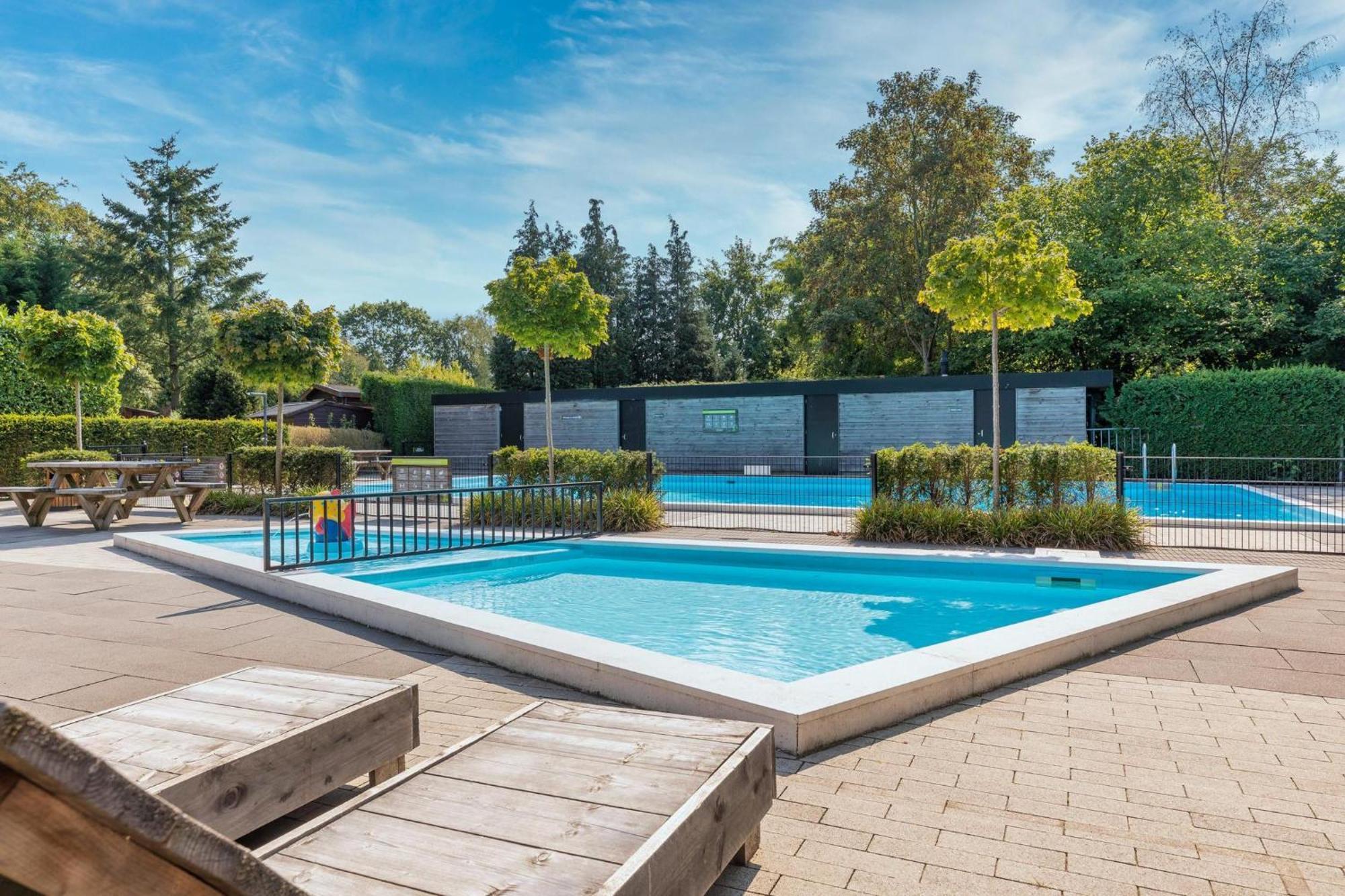 Bungalowpark Het Verscholen Dorp 哈尔德韦克 外观 照片